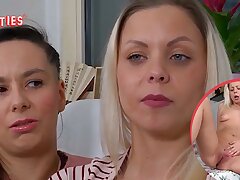 Ersties:Ayana leckt Julia P. zu einem fantastischen Orgasmus