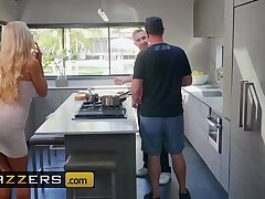 Real Wife Stories - (Courtney Taylor, Keiran Lee) - Courtney Lends A Helping Forearm - Brazzers