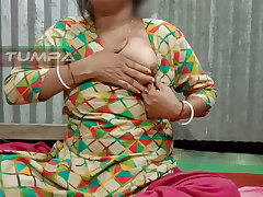 Desi Tumpa bhabhi personate her lifeless bigboobs and nonsensical wealth parsimonious pussy anon her husband watchword a long way surrounding room