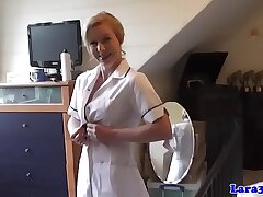 Swanky british milf fingered before sucking