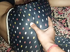 Massag  sex kiya bhabhi ke gand or pussy