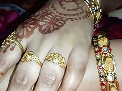 Desi bhabhi Pooja ne swashbuckler kiya apne husband ke sath