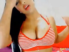 spectacular latina cam dame