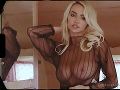 Lindsey Pelass’ Big cupcakes