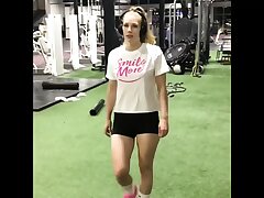 Guy’s Italian girlfriend from gym cheats after workout