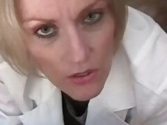 Unexperienced blond honey plays the doc